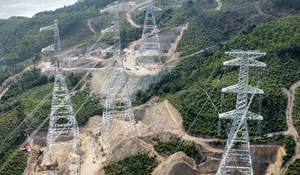 Hoàn thành dựng cột, kéo dây những khoảng néo đầu tiên của Dự án đường dây 500kV mạch 3 Quảng Trạch - Phố Nối (02/5/2024)